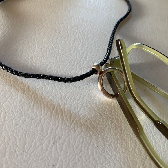 Eyeglass Necklace - Black & Silver - Picture 6 of 6